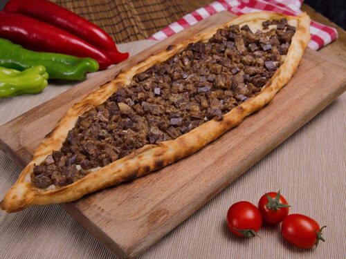 Kavurmalı Yumurtalı Pide