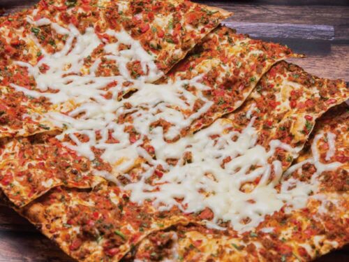 Kıymalı Kaşarlı Lahmacun