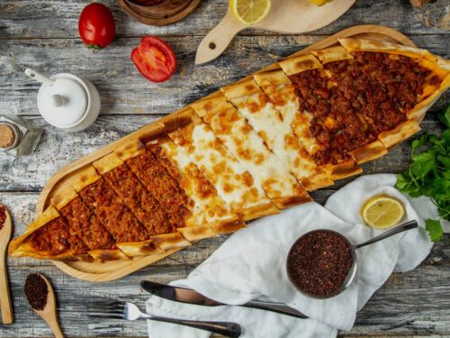 Kavurmalı Kaşarlı Pide