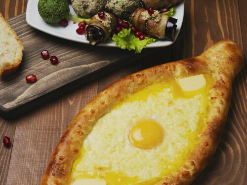 Kaşarlı Yumurtalı Pide